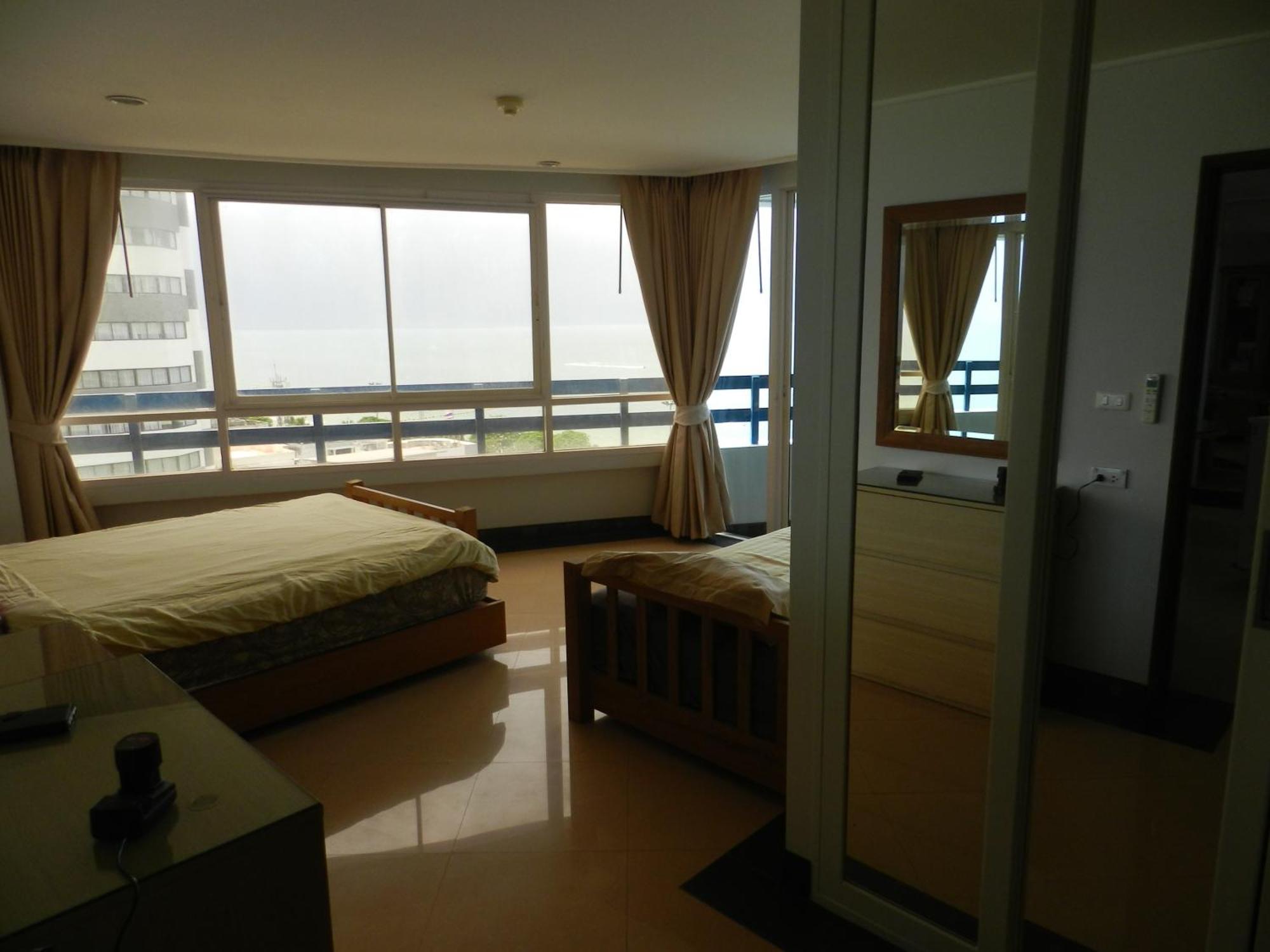 Jomtien Plaza Condotel Eksteriør bilde