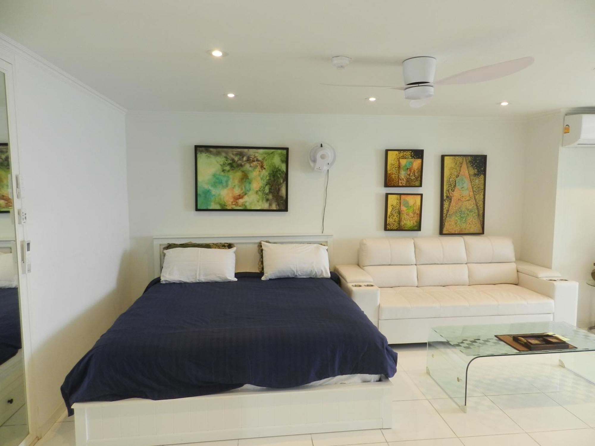 Jomtien Plaza Condotel Rom bilde